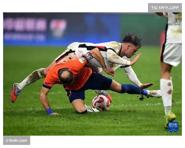 雨中鏖战上海海港险胜青岛海牛继续领跑中超积分榜